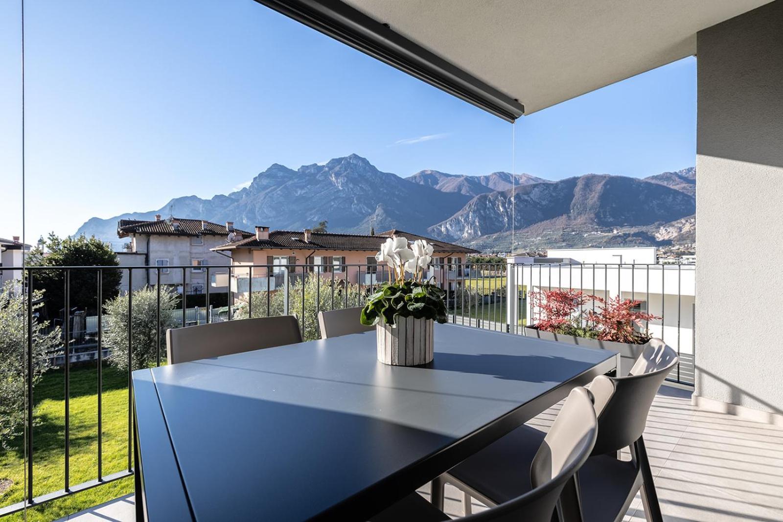 Elvy Garda Living Garden Apartman Riva del Garda Kültér fotó